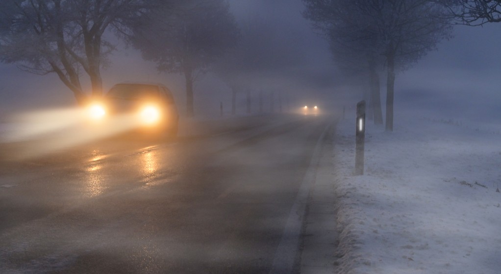 Przy 100 km na godz. droga hamowania na oblodzonej nawierzchni to nawet pół kilometra