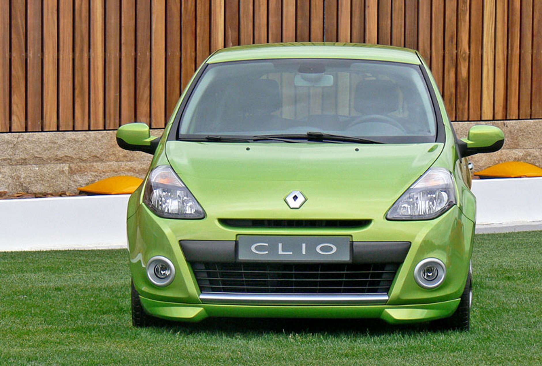 Renault: nowe Clio wkracza do salonów w Polsce (ceny)