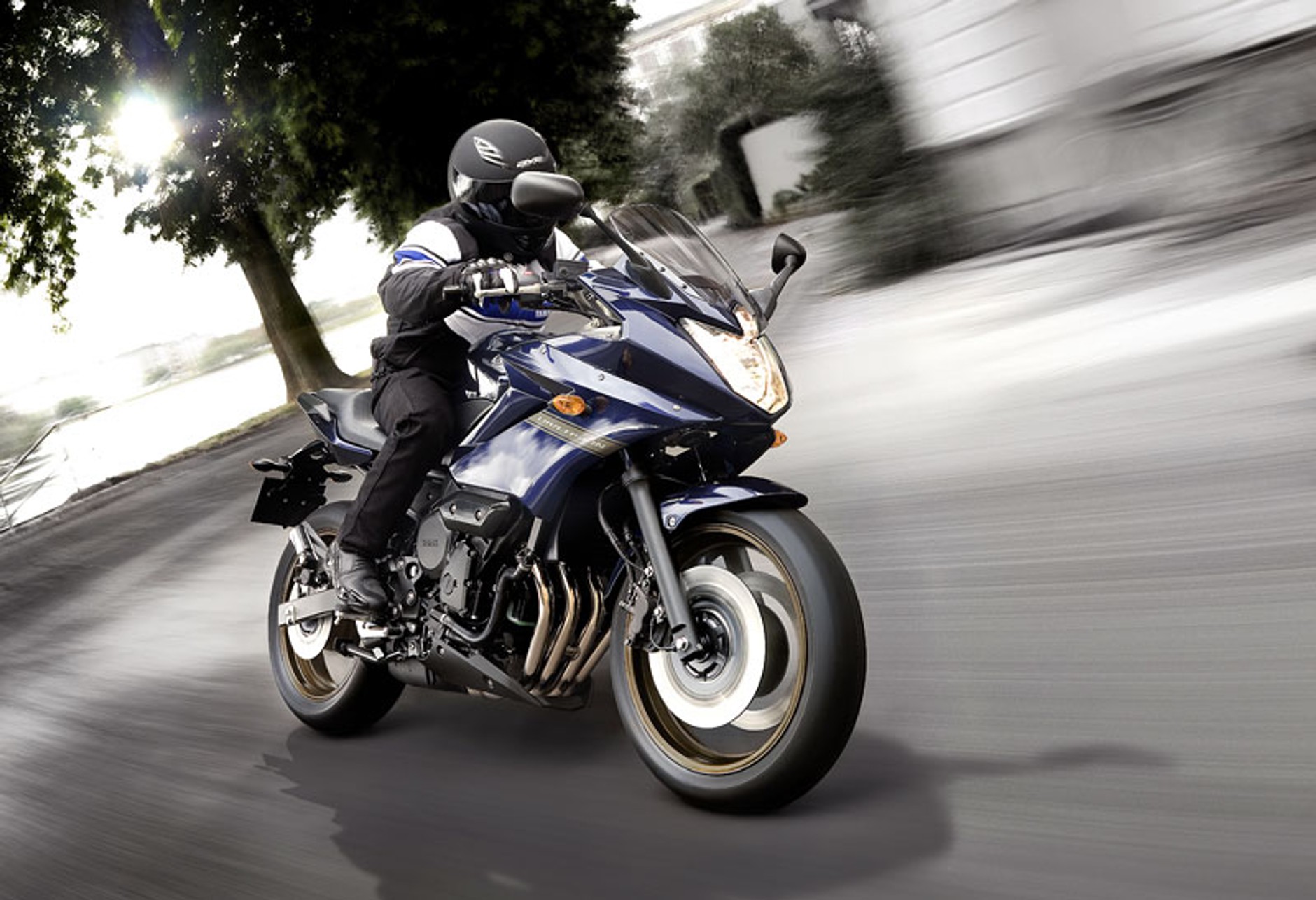 Yamaha XJ6 Diversion i XVS 950A Midnight Star - nowości na rok 2009