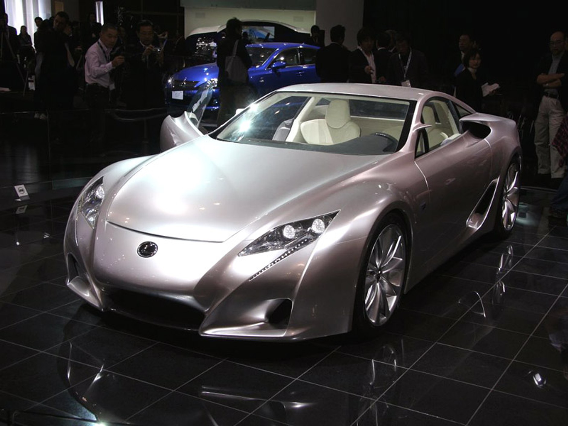 Lexus LFA: zainteresowanie przekroczyło plany produkcyjne