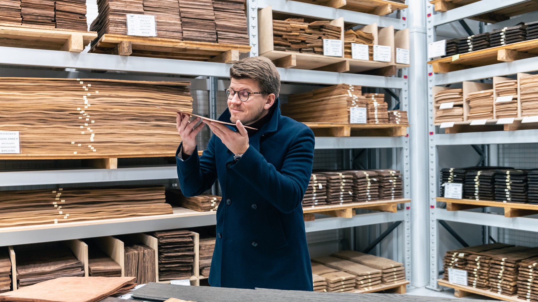 Fabryka Bentleya w Crewe – obróbka drewna, produkcja forniru