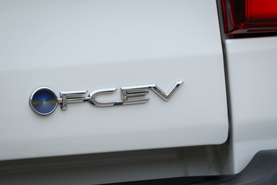 Prototyp Toyoty Hilux H2 (FCEV)