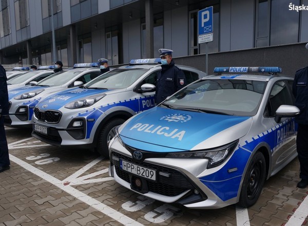 Radiowozy pod choinkę. 131 nowych pojazdów w policji