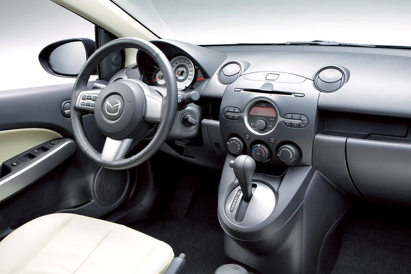 Mazda 2: prezentujemy kolejnego małego sedana