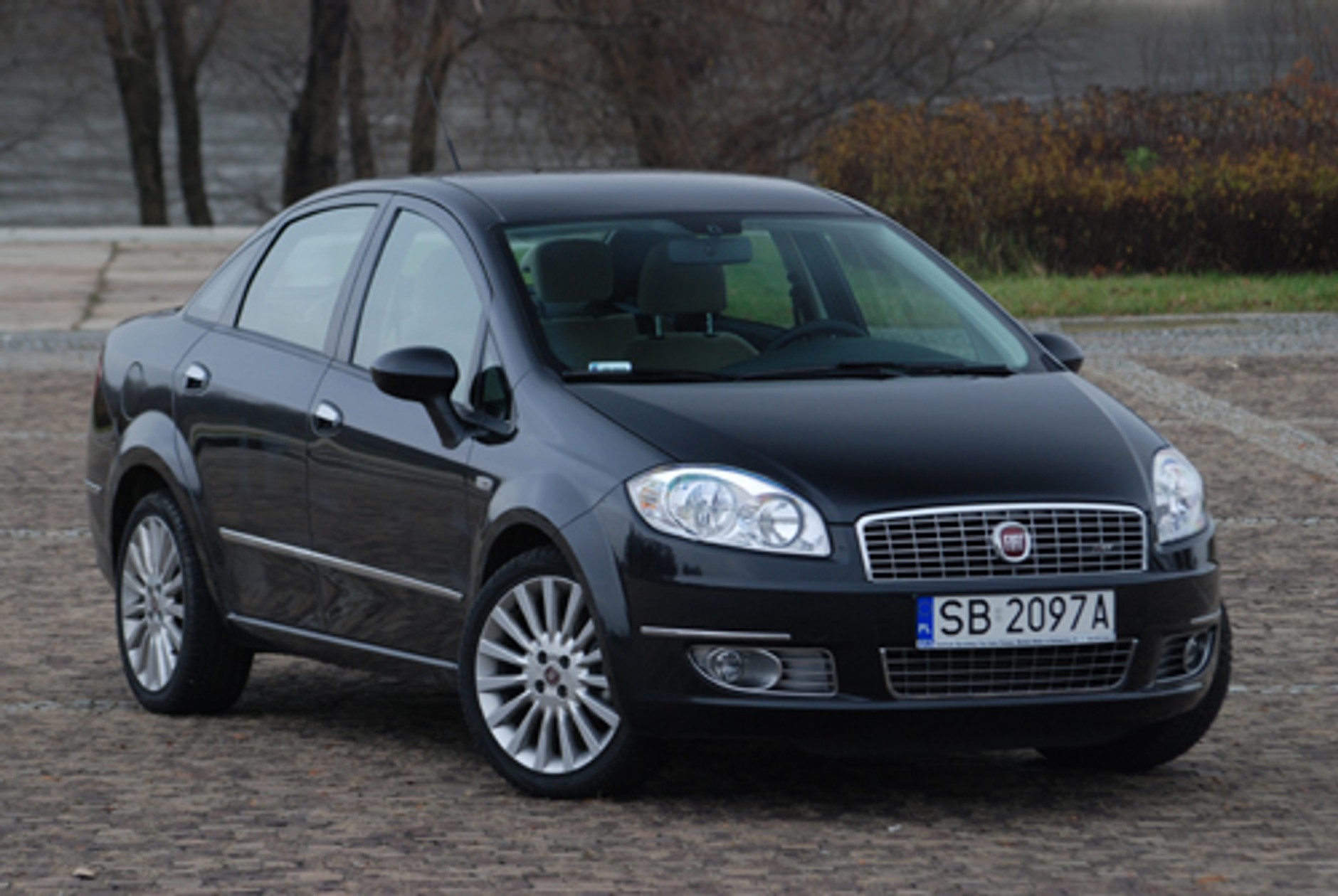 Nowa Astra sedan kontra Fiat Linea - Pojedynek na trzy bryły