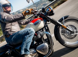 Triumph Bonneville T100, Street Cup i Street Scrambler - pierwsze wrażenia, cena i dane techniczne