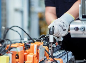 Auta elektryczne będą jeszcze droższe. Lit może trafić na listę niebezpiecznych substancji