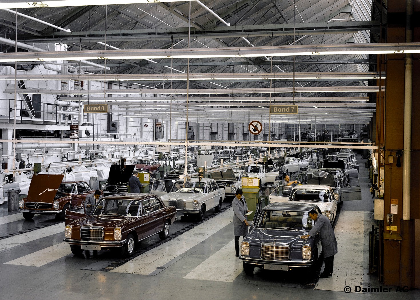 50 lat Mercedesów W 114/115