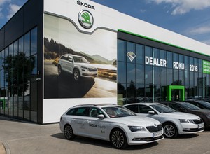 Zostań w domu i kup auto przez internet - jak firmy samochodowe ratują sprzedaż