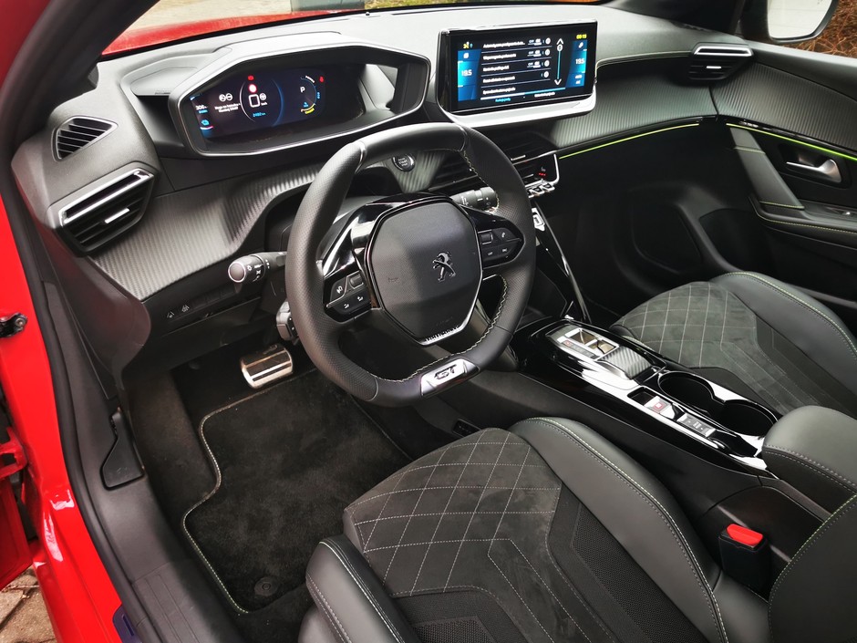 Peugeot e-208