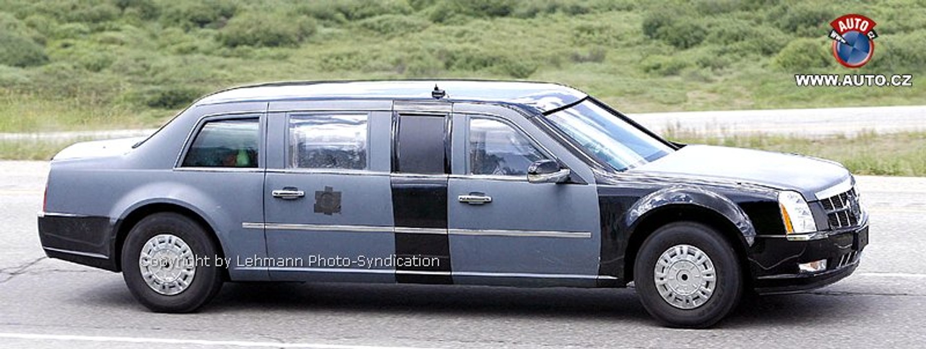 Zdjęcia szpiegowskie: Nowy Cadillac One – dla Obamy czy McCaina?