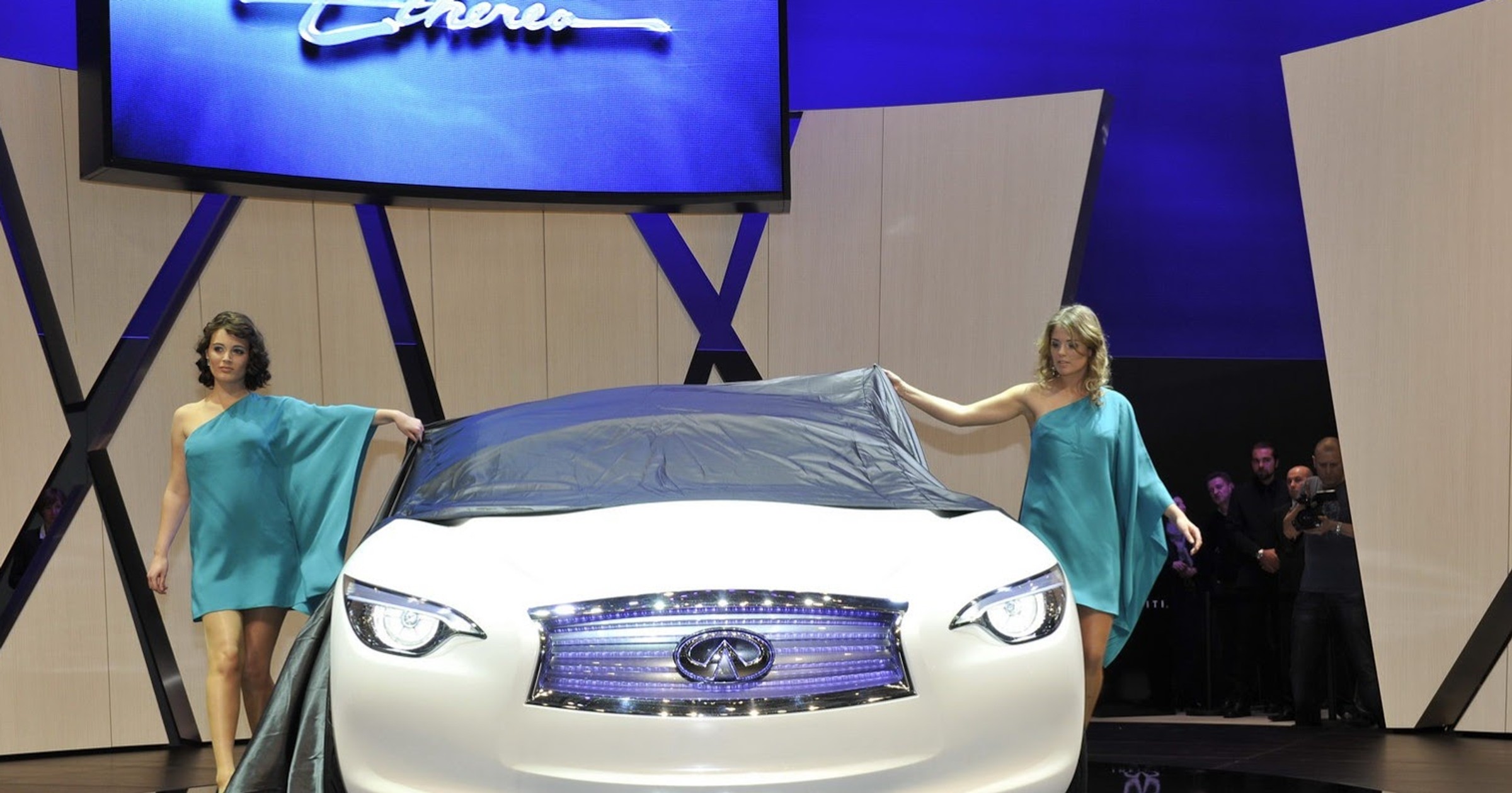 Infiniti Q40 nie z Żerania, ale z brytyjskiego Nissana
