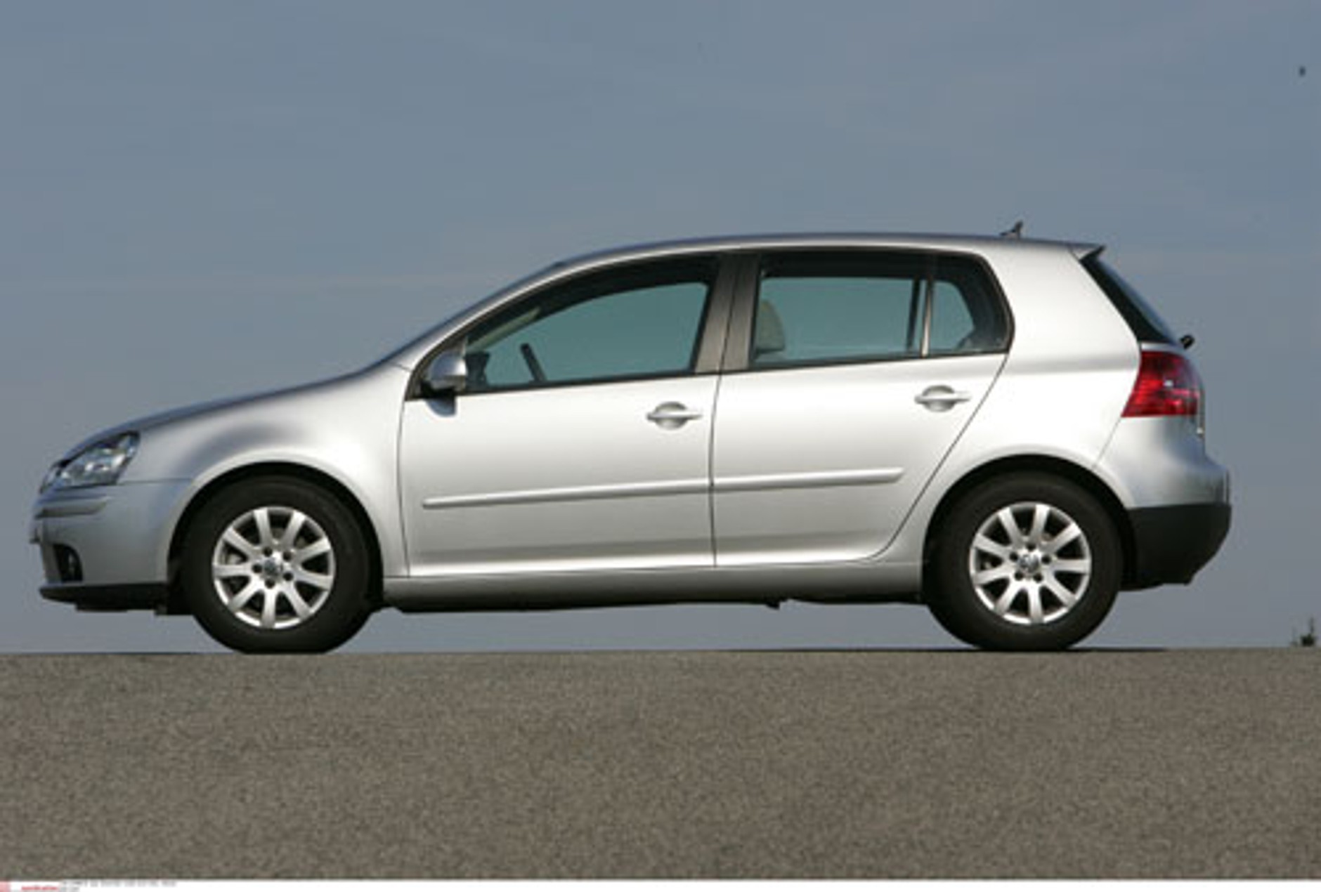 Opel Astra, VW Golf, Ford Focus - Czy to grzech być słabym i ubogim?