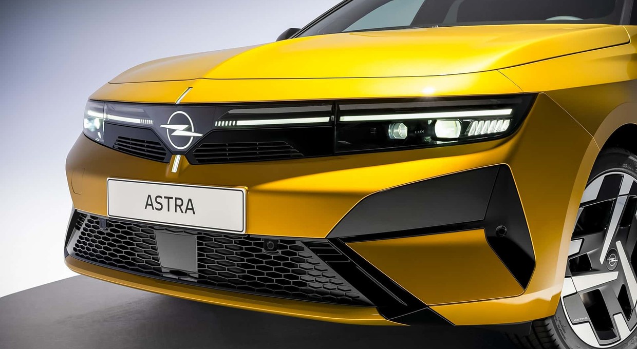 Nowy Opel Astra oficjalnie. Każdy znajdzie silnik dla siebie. Od elektryka po diesla