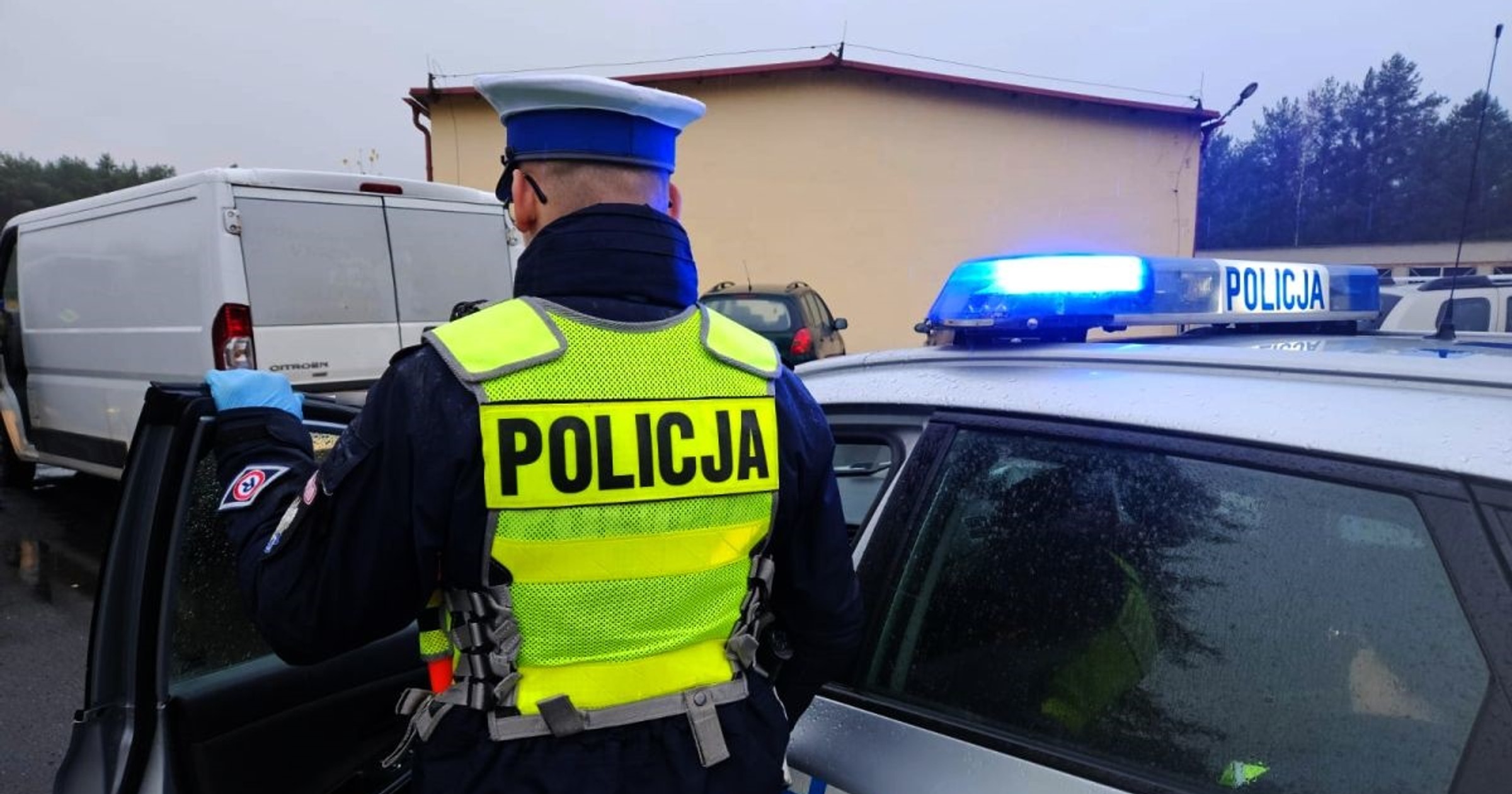 Policjanci z Krosna zatrzymali dostawczaka. Tego podczas rutynowej kontroli drogowej na pewno się nie spodziewali