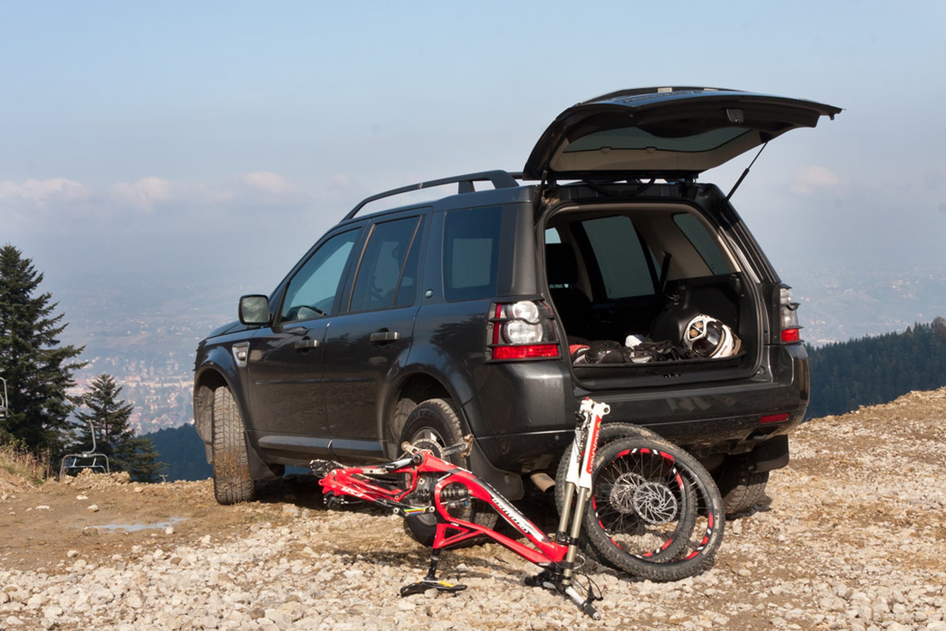 Sporty w terenie downhill: czyli, ostre zjazdy