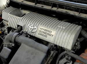 Hybryda, czyli alternatywa dla diesla i benzyniaka - radzimy co sprawdzić przed zakupem