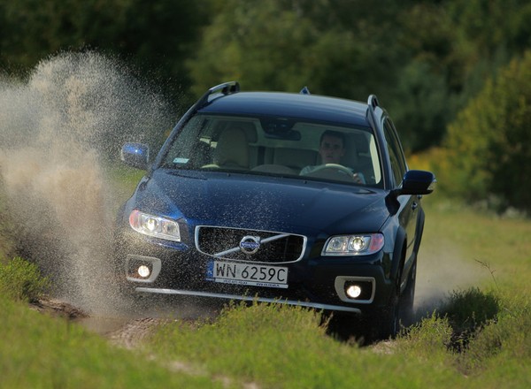 Test Volvo XC70 D3 Ocean Race: czy warto kupić przednionapędową wersję?