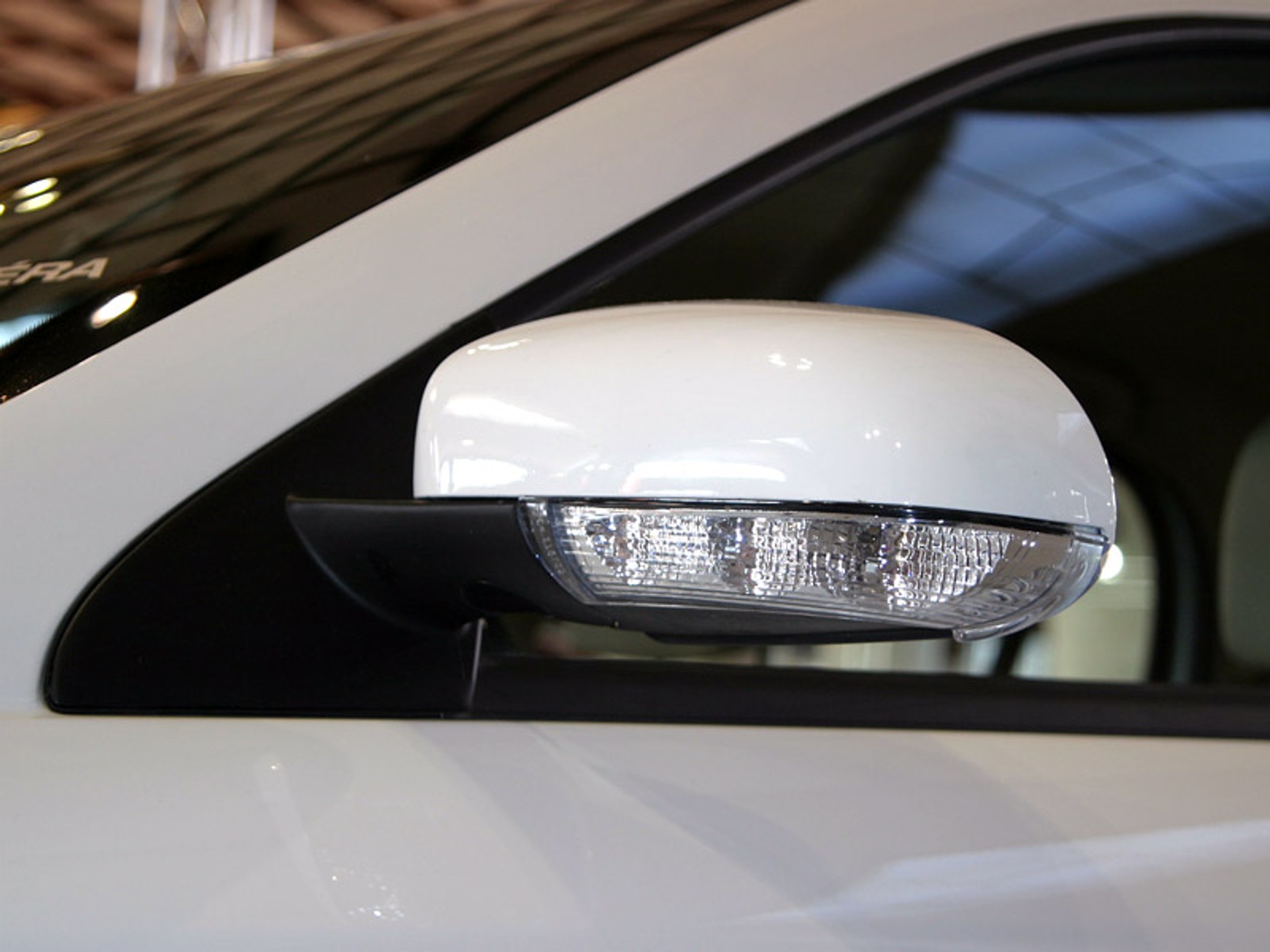 Paryż 2008:  Brilliance BS4 za 15 990 Euro