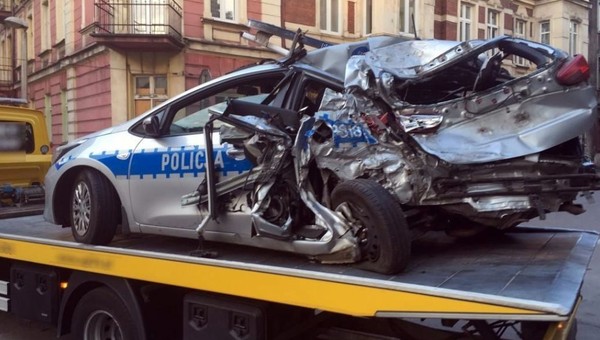 MSWiA wyjaśnia: radiowozy nadal bez autocasco, bo to... nieopłacalne