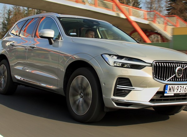 Volvo XC60 T6 Recharge – szybszy niż myślisz, oszczędniejszy niż się spodziewasz