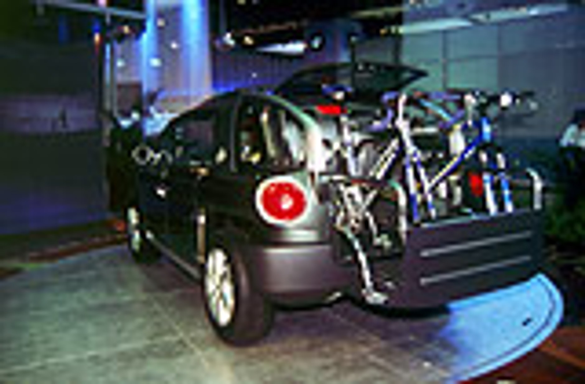 Wystawa samochodowa Detroit 2003