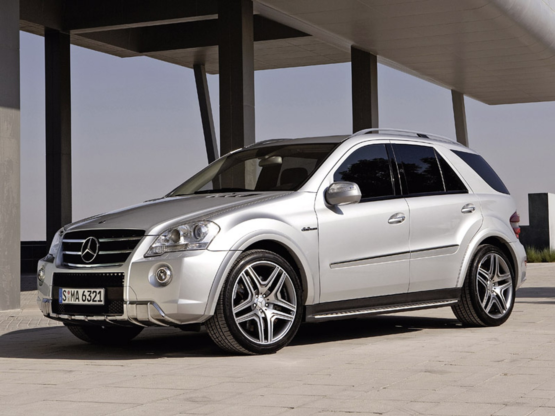 Mercedes-Benz M: facelifting stuttgarckiego SUV-a