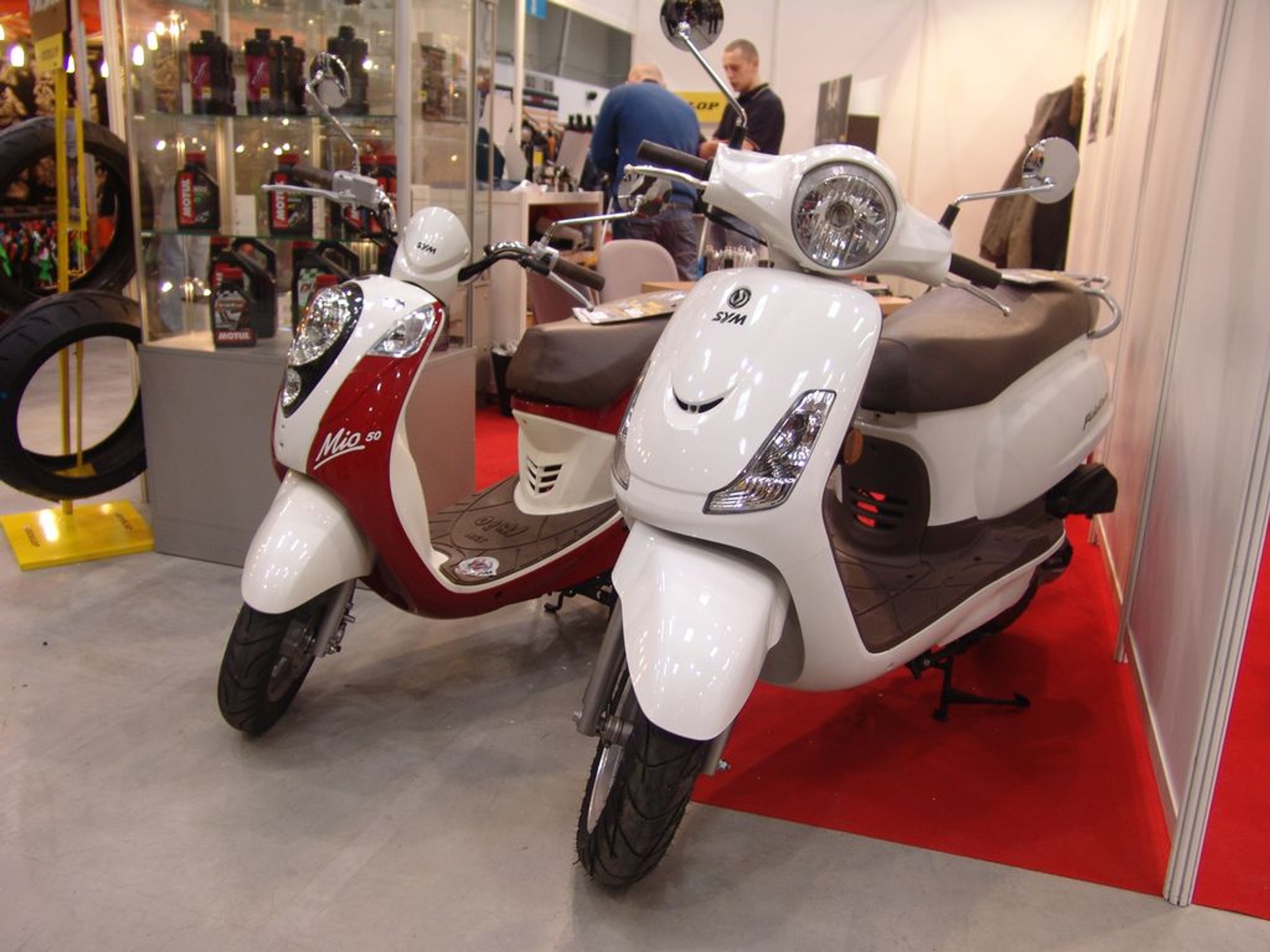 III Ogólnopolska Wystawa Motocykli i Skuterów: premiery i atrakcyjne hostessy (galeria)