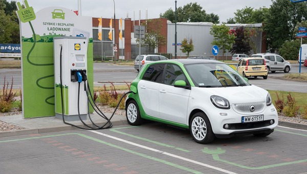 Ile kosztuje jazda autem elektrycznym?