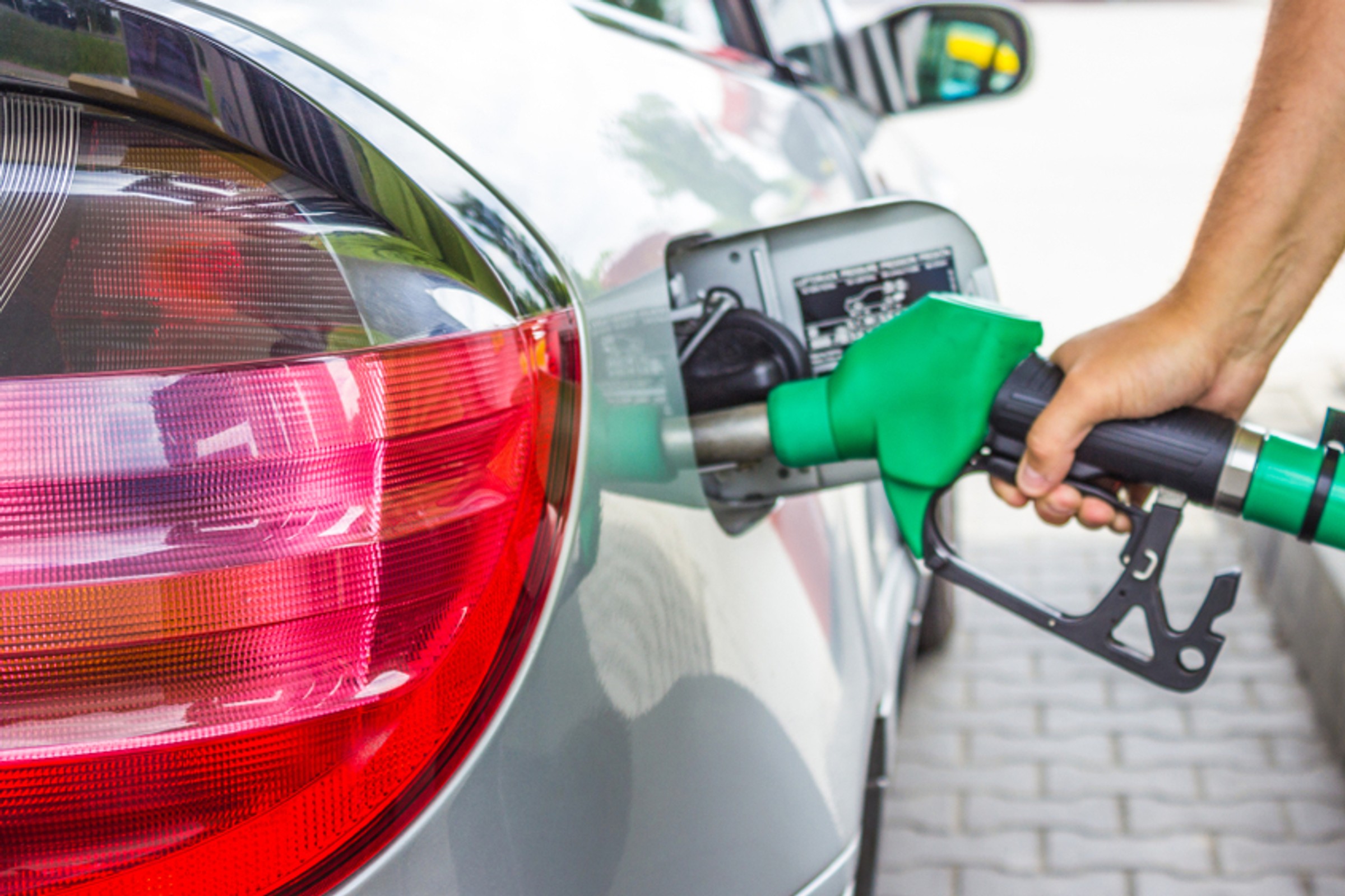 Ceny paliw w Europie. Polscy kierowcy mają powody do zadowolenia