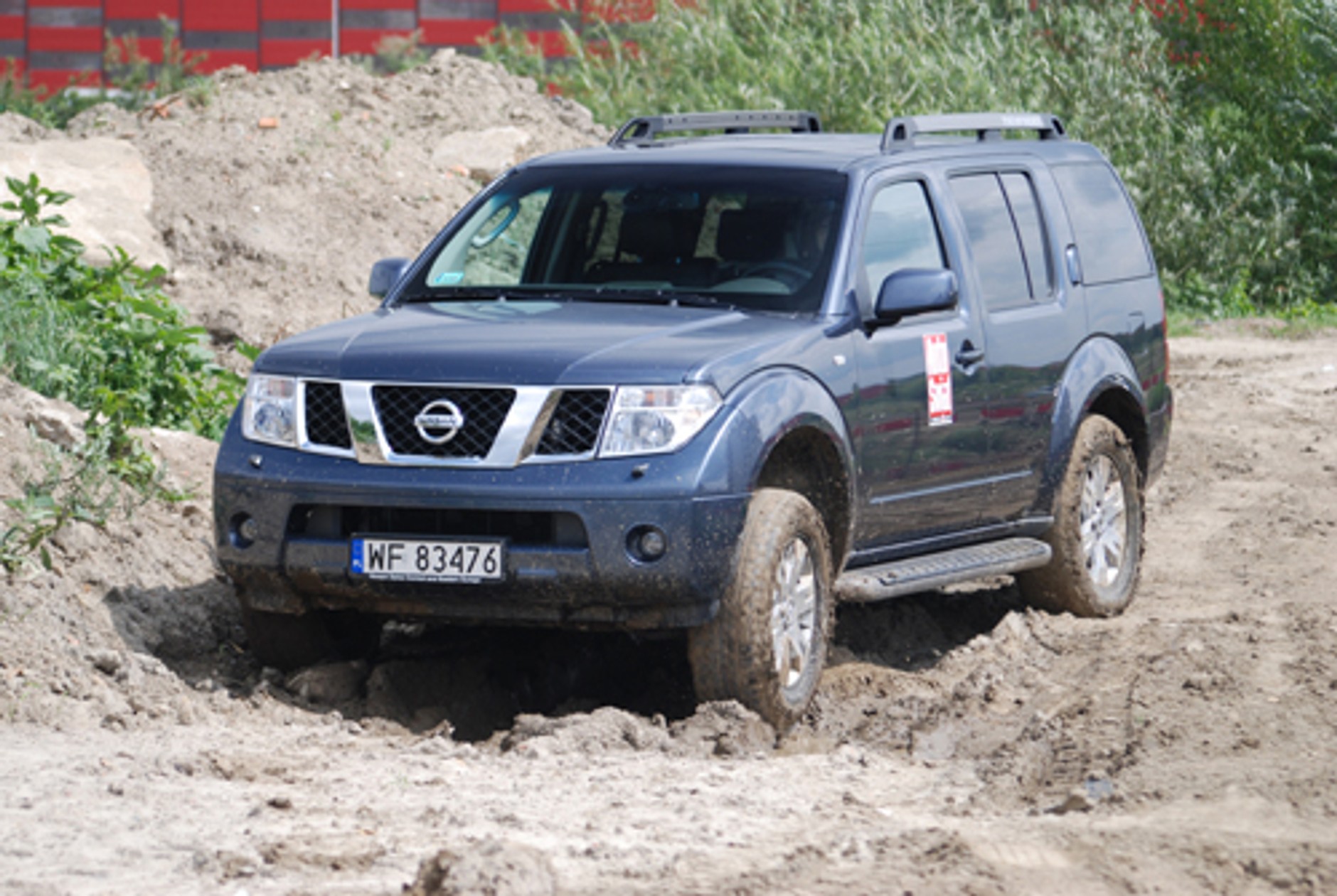 Nissan Pathfinder 2.5 D LE - Luksusowy wszędołaz