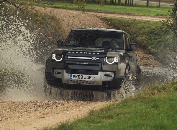 Kilkaset tysięcy złotych na nową terenówkę dla CBA – wygrać może tylko jeden model