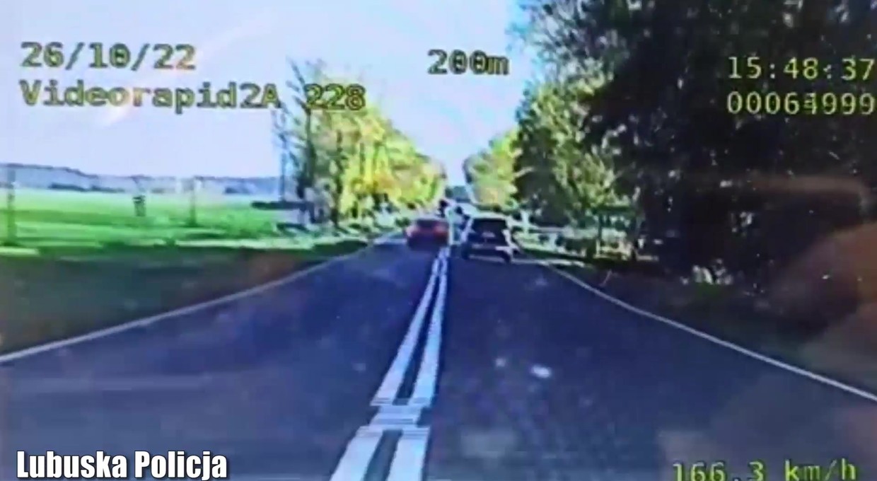 Zszokował nawet policjantów. Za tę liczbę punktów straciłby prawo jazdy dwa razy! [WIDEO]