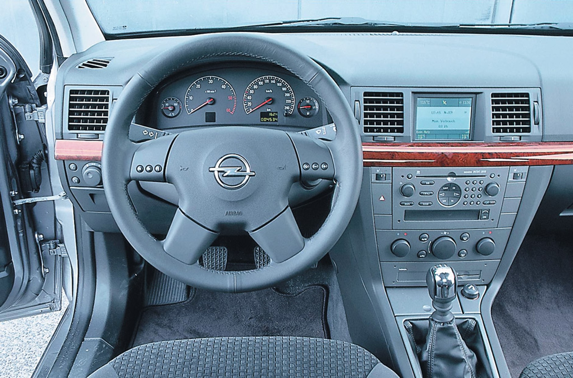 Liczmy nie tylko paliwo: Ford Mondeo II kontra Mazda 6, Opel Vectra C, Toyota Avensis II