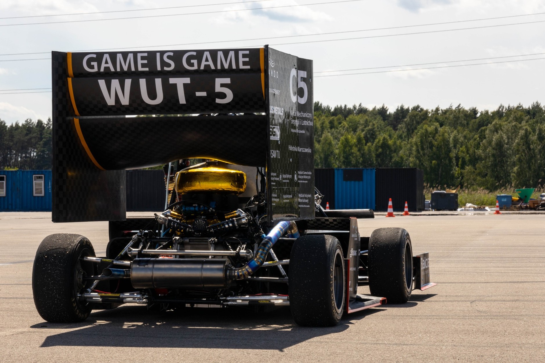 Bolid WUT-5 stworzony przez studentów Politechniki Warszawskiej z zespołu WUT Racing