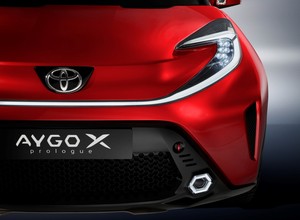 Nowa Toyota Aygo X. Moda na crossovery trwa
