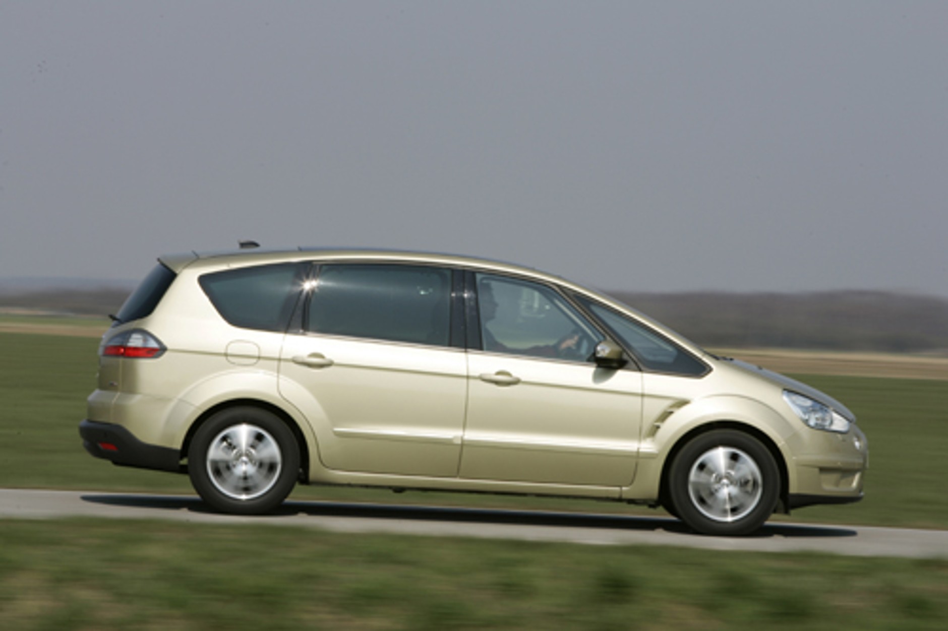 Ford S-Max 2.0 TDCI - Sportowy van na każdą okazję