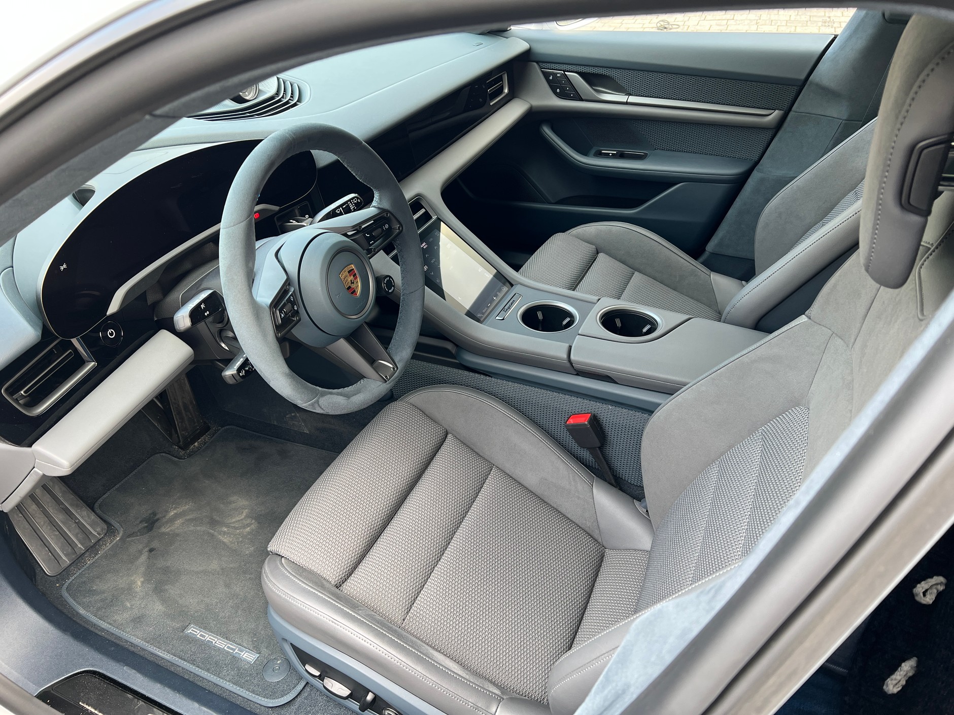 Porsche Taycan 4 Cross Turismo 2023