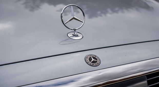 Koniec Daimlera, niech żyje Mercedes. Koncern dzieli się na dwie firmy