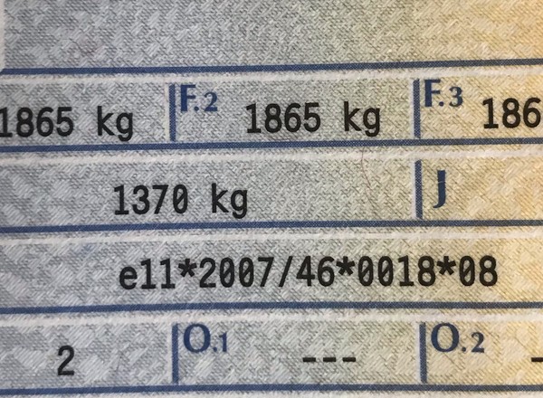Pole "F.2" w dowodzie rejestracyjnym. Warto sprawdzić tę informację