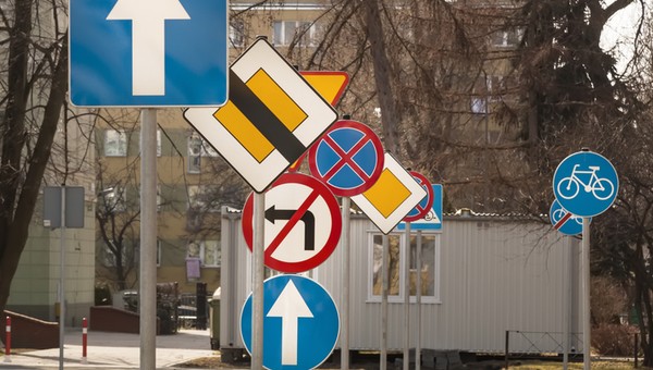 Zagadka dla kierowców. Rozpoznasz te znaki drogowe?