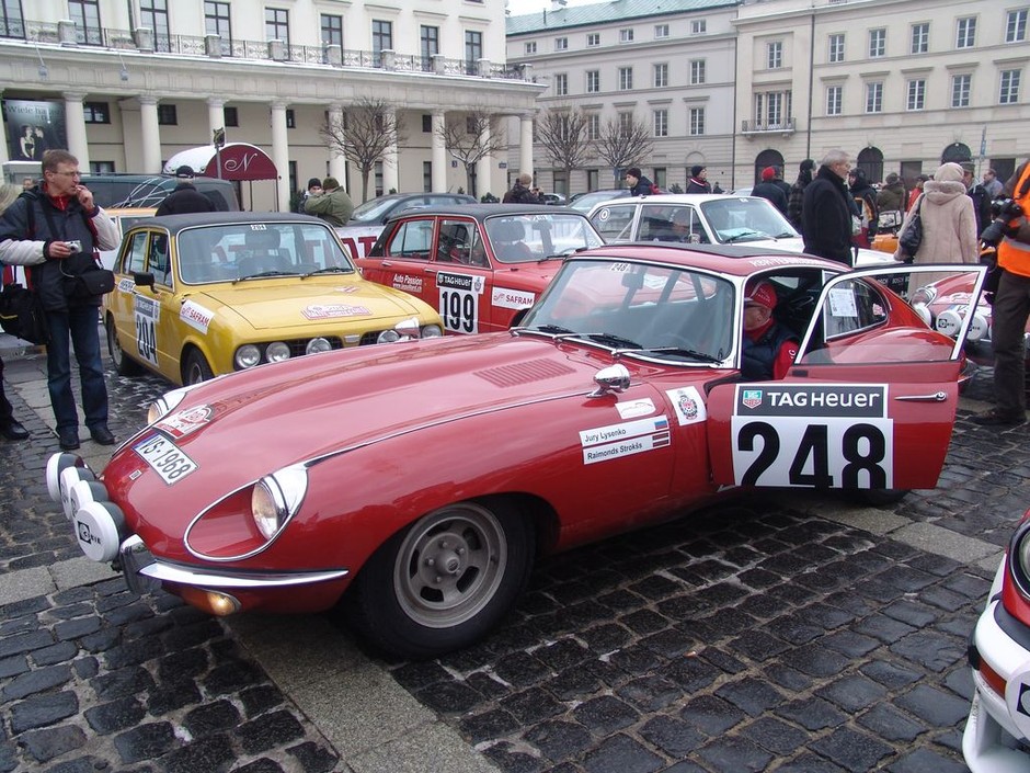Rajd Monte-Carlo Historique 2011: wystartowali z Warszawy, pokonają 4100 km