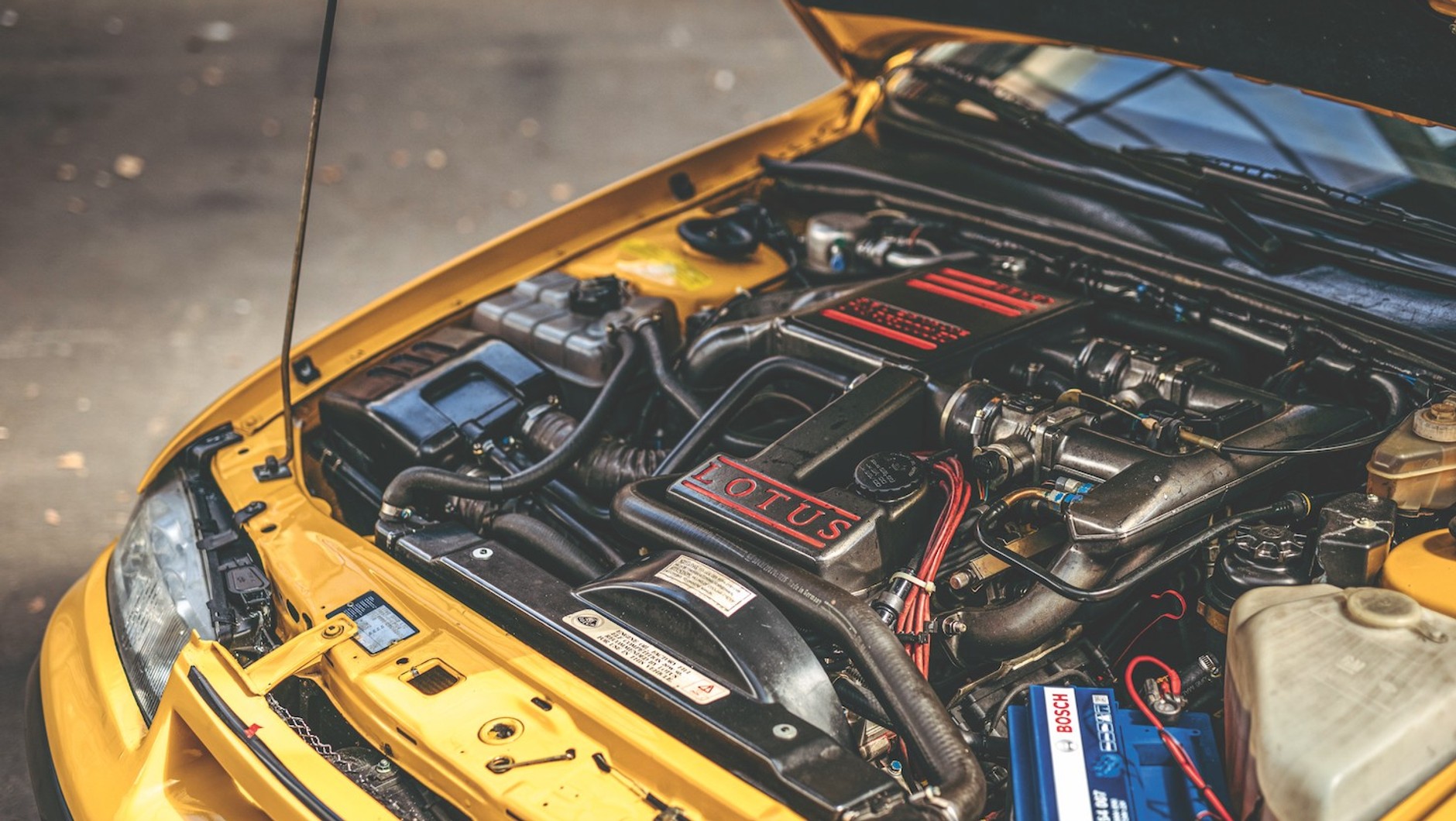 Calibra z techniką Lotusa Omegi? Przecież to nie ma prawa się tam zmieścić! A jednak!