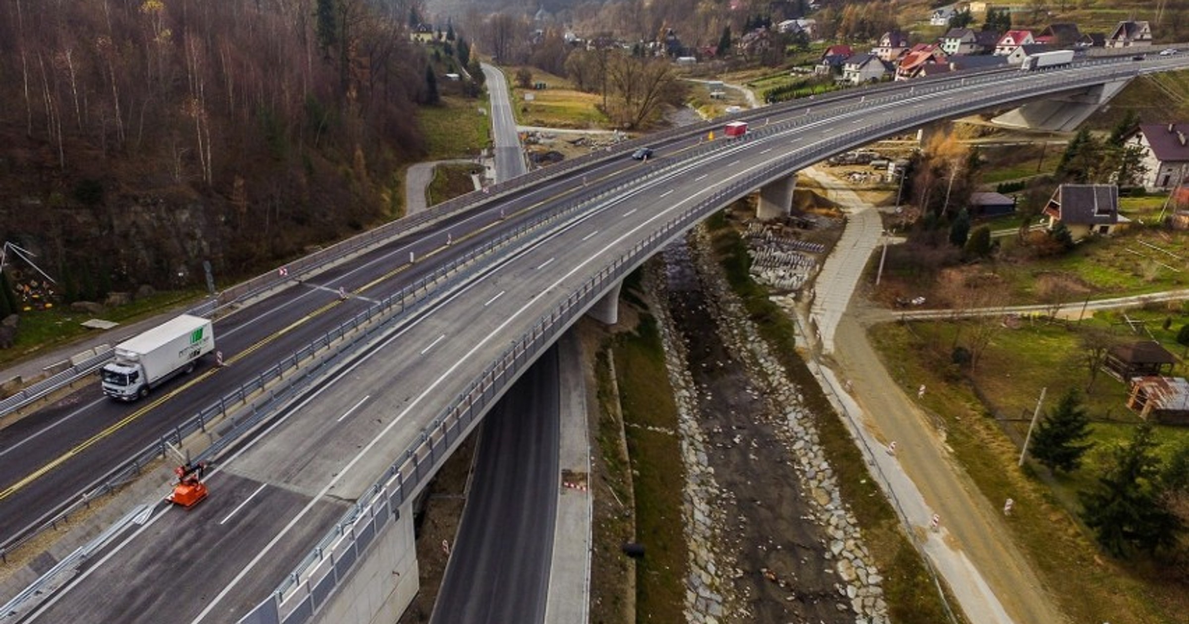 Od wtorku kierowcy między Lubniem i Naprawą pojadą nową drogą