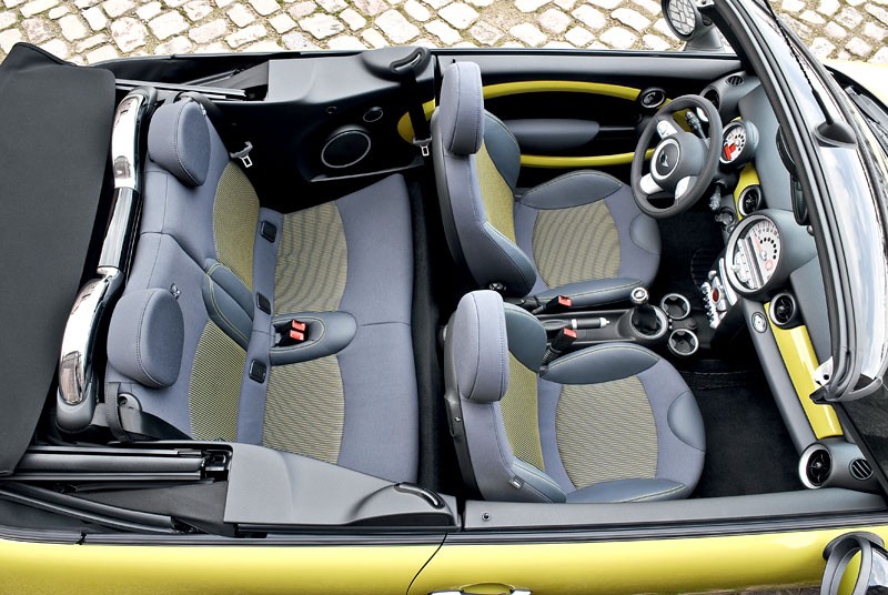 Detroit 2009: premiera światowa Mini Cabrio