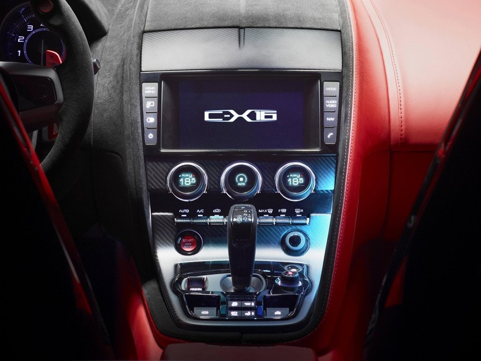 Jaguar C-X16 pokazuje pazury