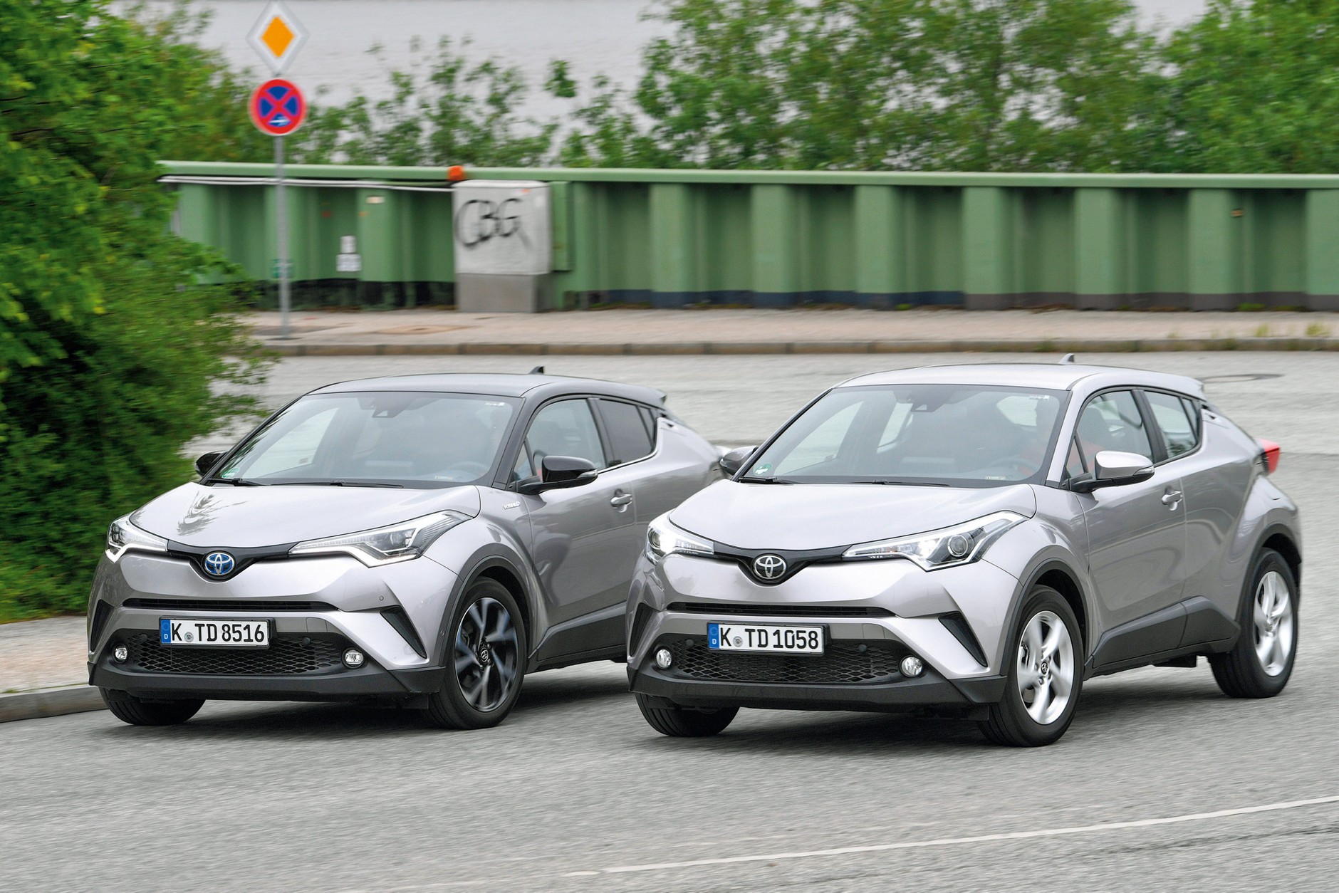 Toyota C-HR: 1.8 Hybrid kontra 1.2 Turbo