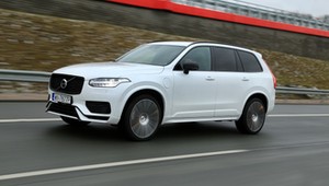 Volvo XC90 T8 Recharge AWD – szlifowanie formuły T8