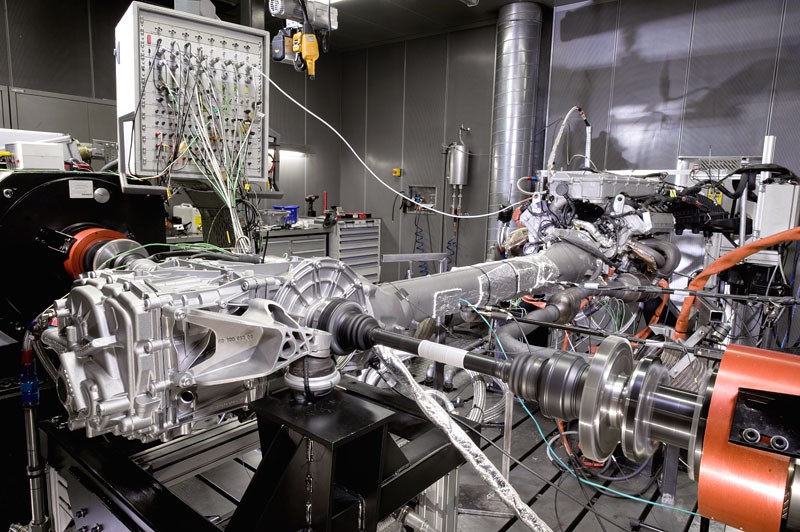 Magna budzie produkować aluminiowe karoserie dla Mercedesa-Benz SLS AMG