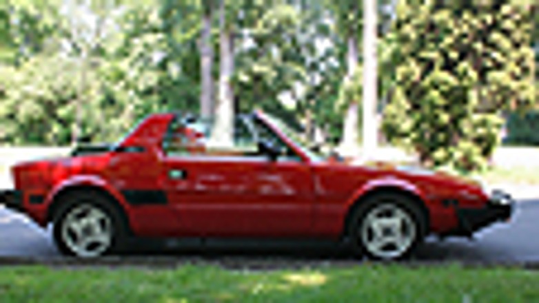 Fiat X1/9 - Dziecinne Ferrari
